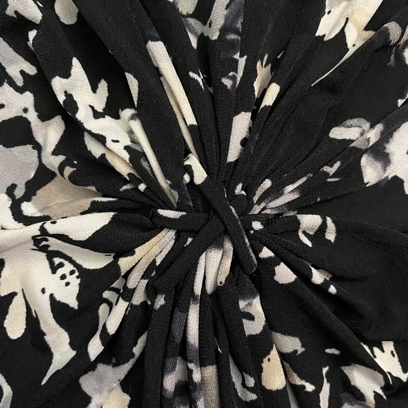 Daisy Fuentes Petites Mini Dress Empire Waist A-Line Floral Black White SP PS - Picture 12 of 15